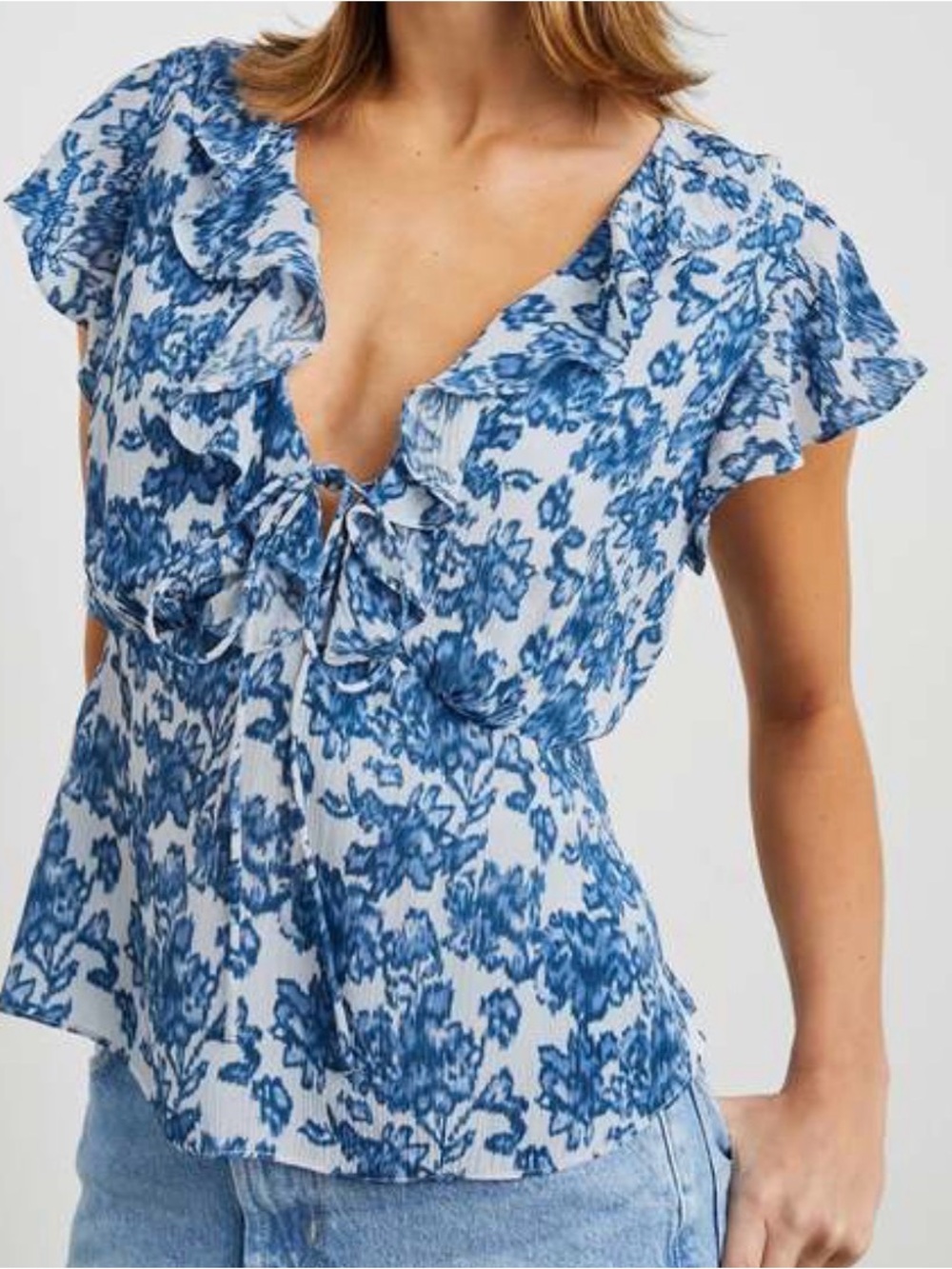 Rails Carmine Blue White Floral Ruffle Top Blouse